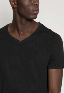 Pier One 5 PACK - T-Shirt Basic - White/blue/black -Deutschland Pier One Verkaufs-Shop 04339dc8a41b4f87892bcf5988fa14bc