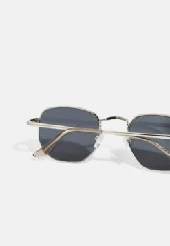 Pier One UNISEX - Sonnenbrille - Black/silver-coloured -Deutschland Pier One Verkaufs-Shop 06c498a2265d448890c198237327d2e3
