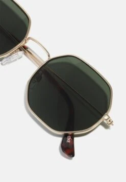 Pier One UNISEX - Sonnenbrille - Green -Deutschland Pier One Verkaufs-Shop 081f8bc93e8147f1a40b15de8f08258c