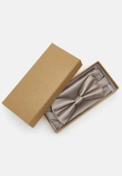 Pier One SET - Einstecktuch - Stone 12 Pier One SET - Einstecktuch - Stone -Deutschland Pier One Verkaufs-Shop 2e20d7fb99604f3ebdc21ea5b1233e9d