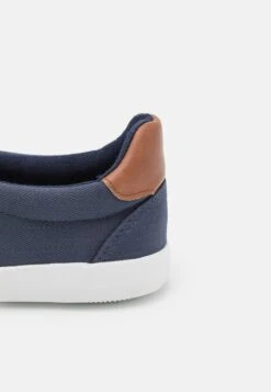 Pier One UNISEX - Slipper - Dark Blue -Deutschland Pier One Verkaufs-Shop 389e4733b80f4869a0757e54a268f427