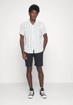 Pier One 2 PACK - Hemd - Black/white -Deutschland Pier One Verkaufs-Shop 43bf8d5300d84d19aab3f62f08ed036f