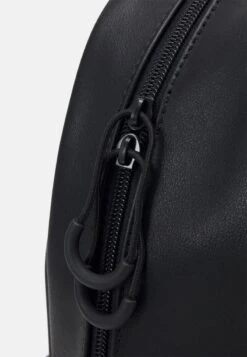 Pier One Tagesrucksack - Black -Deutschland Pier One Verkaufs-Shop 48f698003c0140bea0fd0ca3ad12d1f0