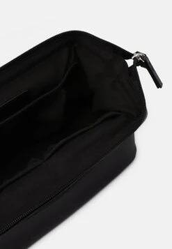 Pier One Kosmetiktasche - 802 - Black -Deutschland Pier One Verkaufs-Shop 7aa537de0d9045aaa803a044e8f7ffbf