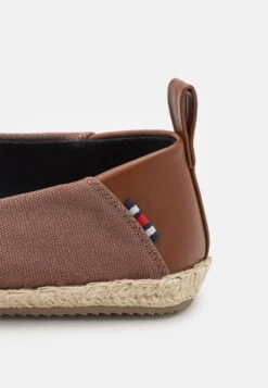 Pier One UNISEX - Espadrille - Brown -Deutschland Pier One Verkaufs-Shop 9a52ce945a2849ed8945c8f267c0bb52