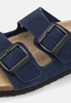 Pier One LEATHER UNISEX - Hausschuh - Dark Blue -Deutschland Pier One Verkaufs-Shop a5a88158e25a4eb4b3e59dc262861c25