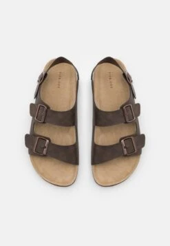 Pier One UNISEX - Riemensandalette - Dark Brown -Deutschland Pier One Verkaufs-Shop a689817c07e34f47aa63a98de89f094a