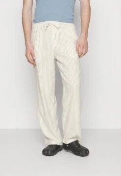 Pier One DRAWCORD TROUSERS - Stoffhose - Off-white -Deutschland Pier One Verkaufs-Shop b95eb718ba79473385a4a0d44aaaf9c3 1