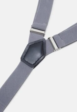 Pier One SET - Sonstige Accessoires - Grey -Deutschland Pier One Verkaufs-Shop c16c906ae6e54cdb9fadbe21a76974f1