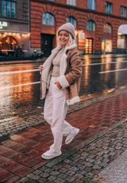 Pier One Umhängetasche - Dark Brown 13 Pier One Umhängetasche - Dark Brown -Deutschland Pier One Verkaufs-Shop c77830cbab5b4ebbac27d65e9d5a155c