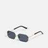 Pier One UNISEX - Sonnenbrille - Black 1 Pier One UNISEX - Sonnenbrille - Black -Deutschland Pier One Verkaufs-Shop cabd8fad5f604e3f9b3b999e42a8d4dd