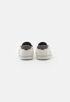 Pier One UNISEX - Sneaker Low - White 9 Pier One UNISEX - Sneaker Low - White -Deutschland Pier One Verkaufs-Shop cf34d9dbe69a473aaa5eca5fc31ebf3c