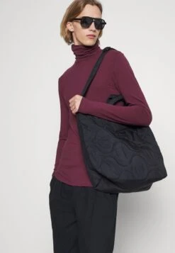 Pier One 2 PACK - Langarmshirt - Bordeaux/dark Blue -Deutschland Pier One Verkaufs-Shop d2615e04deb9419db6c41a5fcc3d6b1a