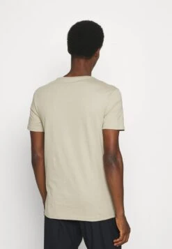 Pier One T-Shirt Basic - White/dark Grey/black -Deutschland Pier One Verkaufs-Shop d4309172134f476283eb4fd8b00555ed