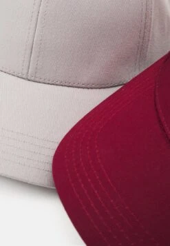 Pier One UNISEX 2 PACK - Cap - Light Grey/berry -Deutschland Pier One Verkaufs-Shop db52e4bec20b4e21a2d423baba99be86