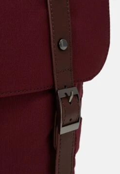 Pier One UNISEX - Tagesrucksack - Bordeaux -Deutschland Pier One Verkaufs-Shop edf7b0db4a184ebba8c9f41a63dc0194