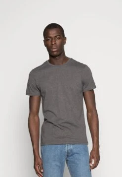 Pier One 3 PACK - T-Shirt Basic - Black/grey/green -Deutschland Pier One Verkaufs-Shop ee89d58fc61140e19ce307b0b3b5e4cf