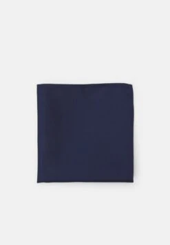 Pier One SET - Krawatte - Dark Blue 11 Pier One SET - Krawatte - Dark Blue -Deutschland Pier One Verkaufs-Shop f3a45774fb5f4e7080051c29358aa504