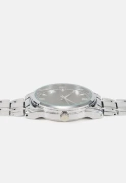 Pier One Uhr - Silver-coloured -Deutschland Pier One Verkaufs-Shop f4cc038a276e4f35a2d771c4e264025b