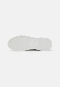 Pier One UNISEX - Sneaker Low - White 12 Pier One UNISEX - Sneaker Low - White -Deutschland Pier One Verkaufs-Shop f8e8249702ff4ae595b1f702a4c7b8c5