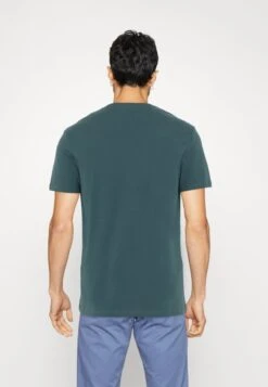 Pier One T-Shirt Basic - White/off-white/lilac -Deutschland Pier One Verkaufs-Shop fb9e5f19fa1d4182b7db953af443e00b