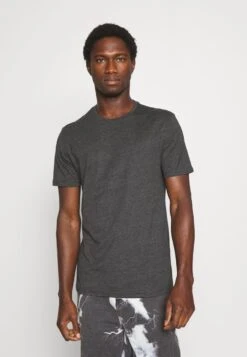 Pier One 3 PACK - T-Shirt Basic - Black/mottled Dark Grey/bordeaux -Deutschland Pier One Verkaufs-Shop fbb1fa11fda54722bafd9df33f46d342