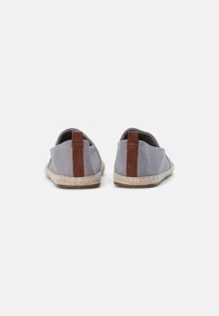 Pier One RENA ESPADRILLE UNISEX - Espadrille - Light Grey -Deutschland Pier One Verkaufs-Shop fe23b761b30844ac92e7eccfef327beb